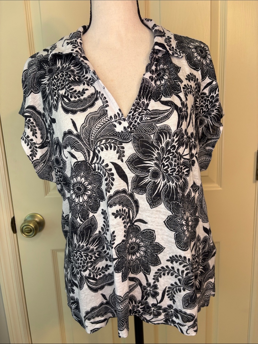 •Rachel Zoe• 100% Linen Knit Floral Cap Sleeve Blouse - Size XL
